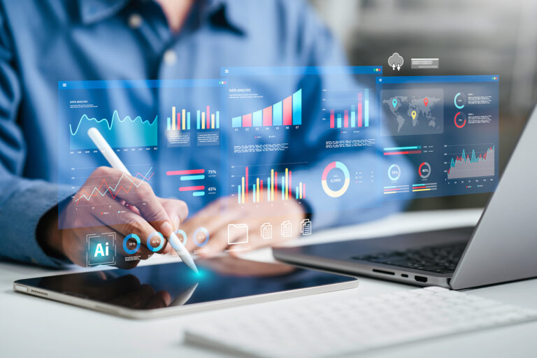 An analyst uses Data analytics automated with AI technology. Das